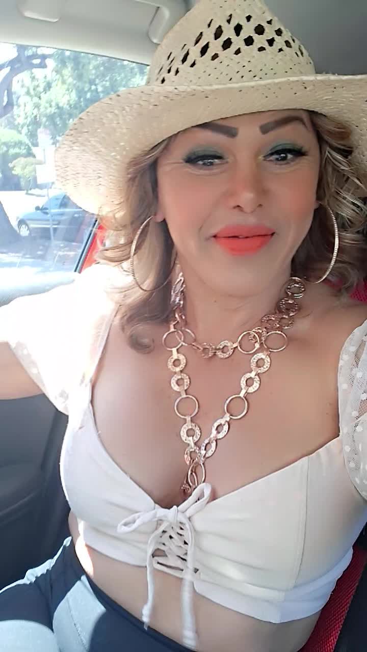 @adriana