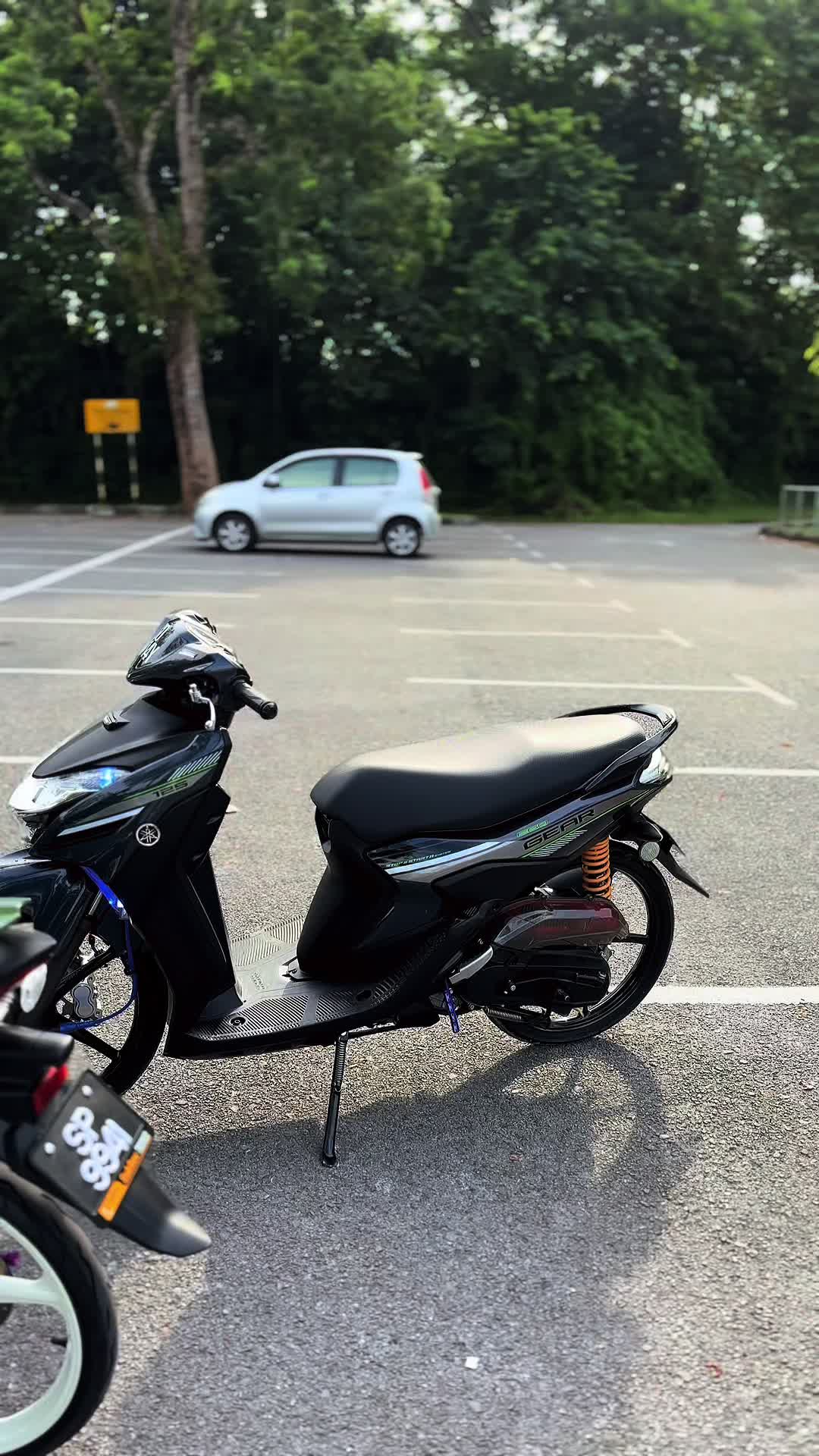 @E | E