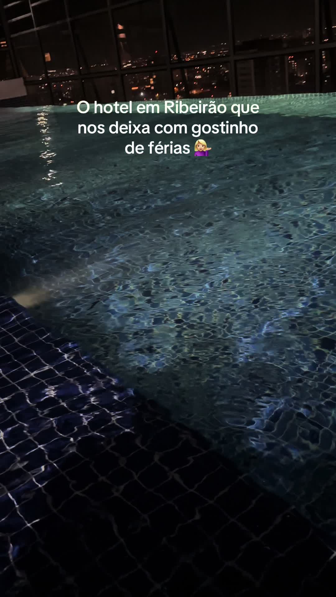@anadelamonica