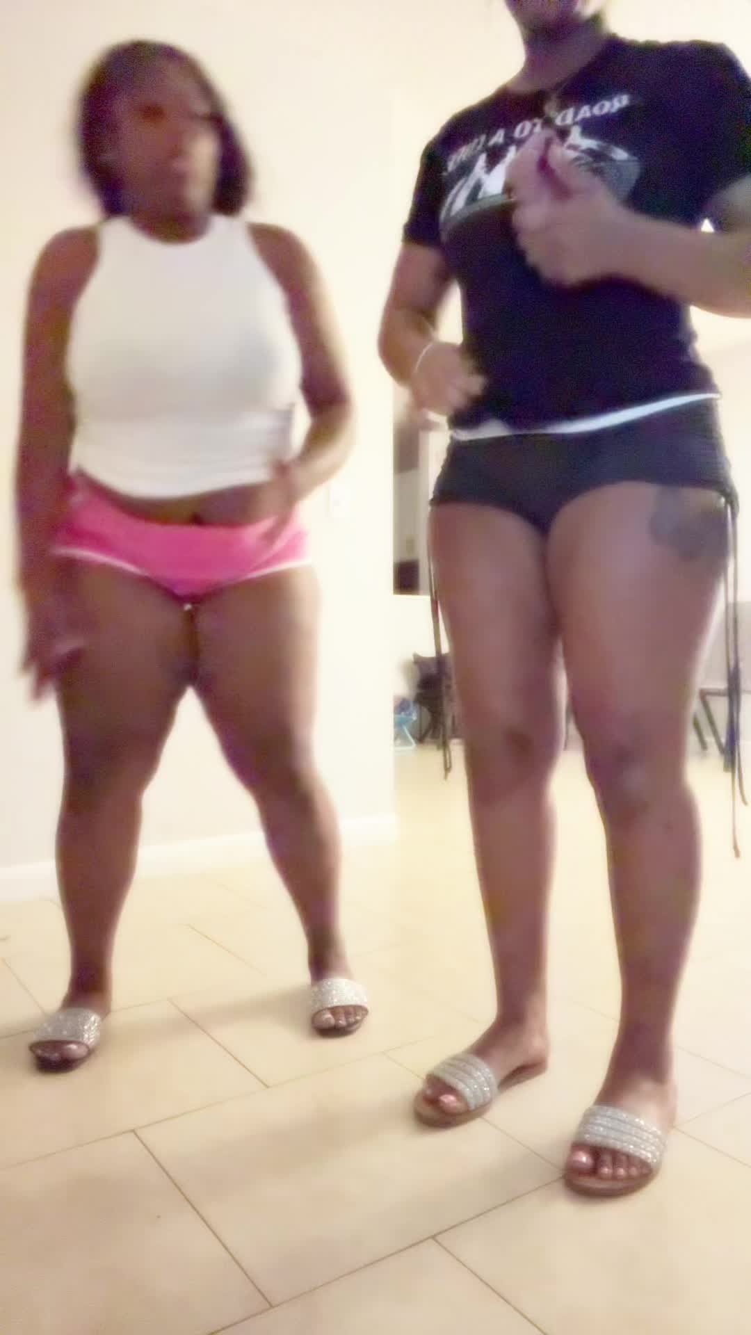 @Femalebagger