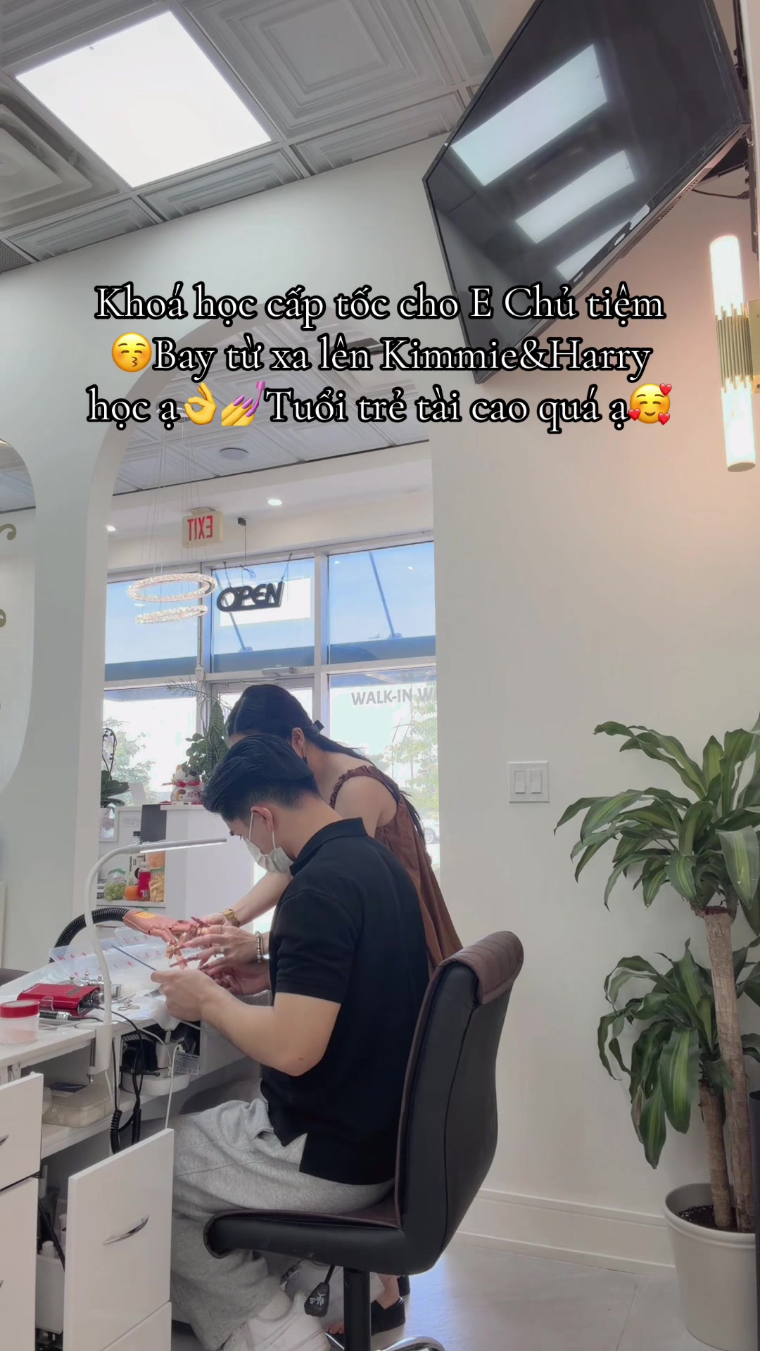 @KimmieNails🇻🇳♥️🇨🇦Tấu Hài😜
