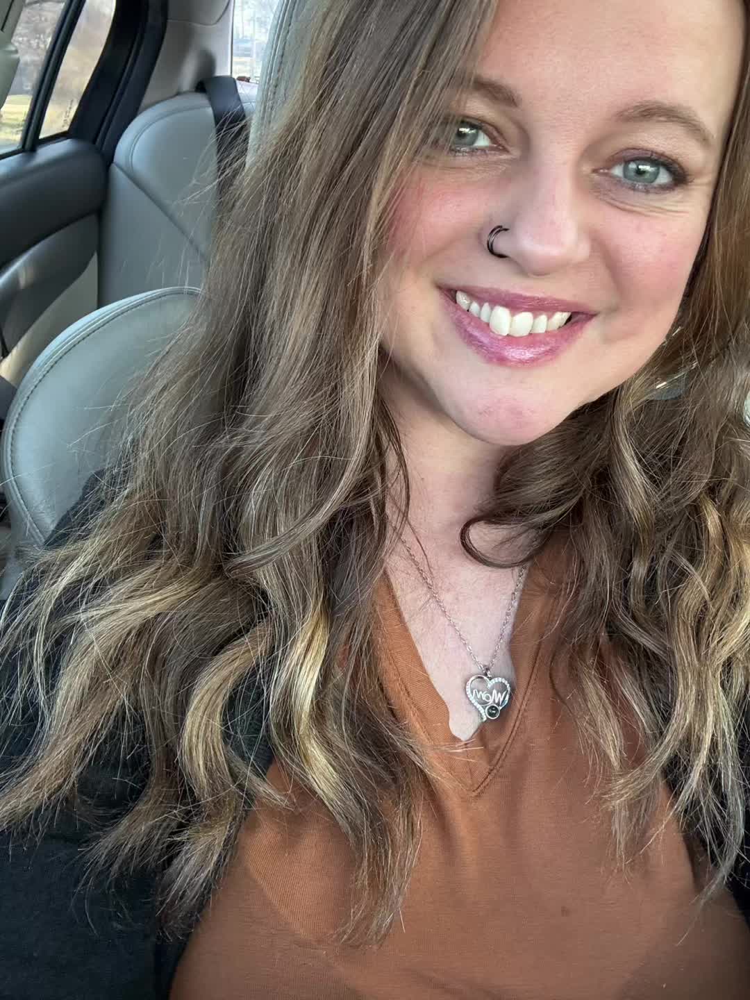 @JoanieLynn