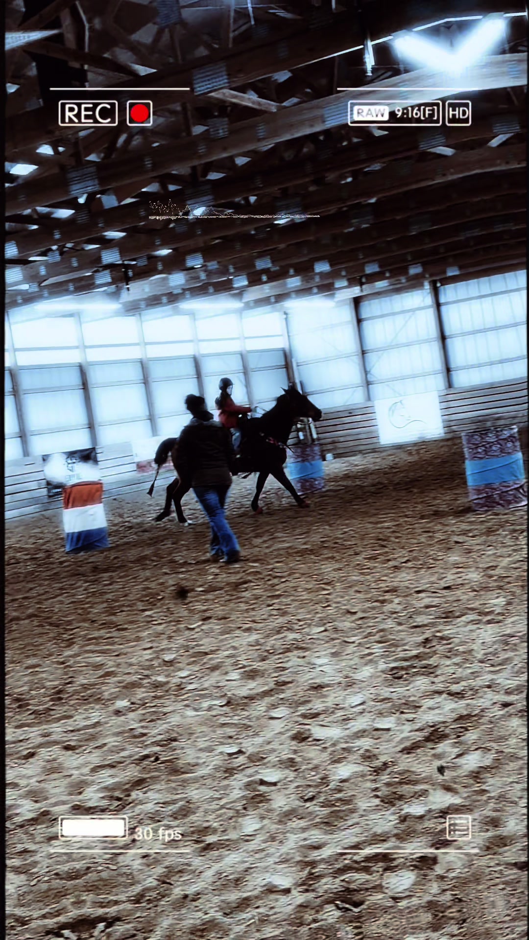 @Heinrich🐴👧👧