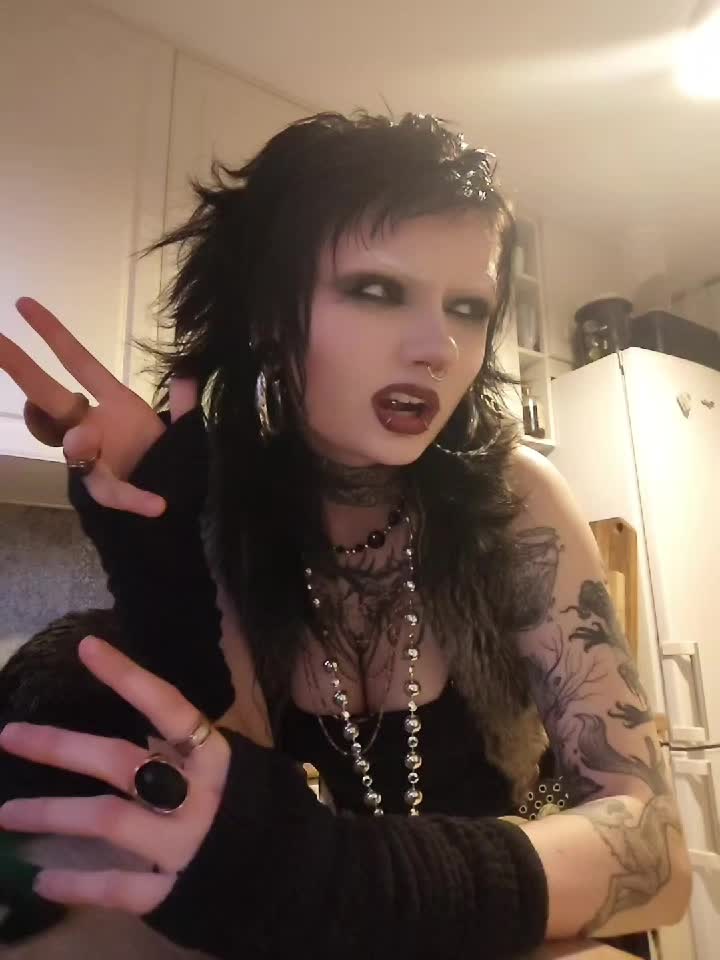 @𝖛𝖎𝖈𝖙𝖔𝖗𝖎𝖆