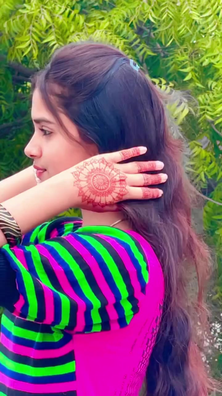@Queen 👑 Riya S