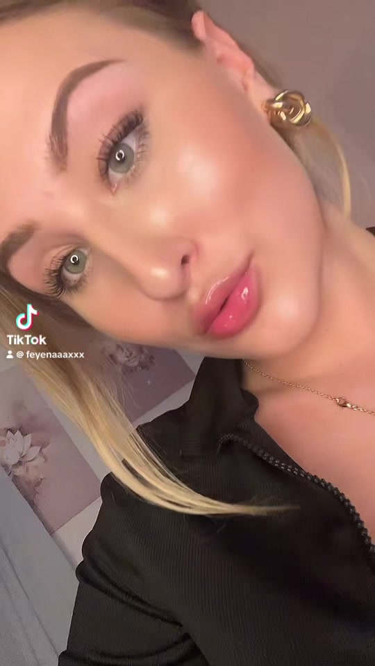 @Feyena 🌺