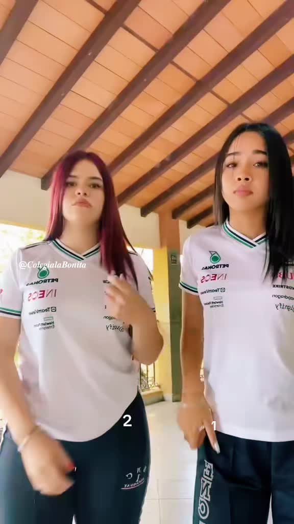 @Colegiala Bonita