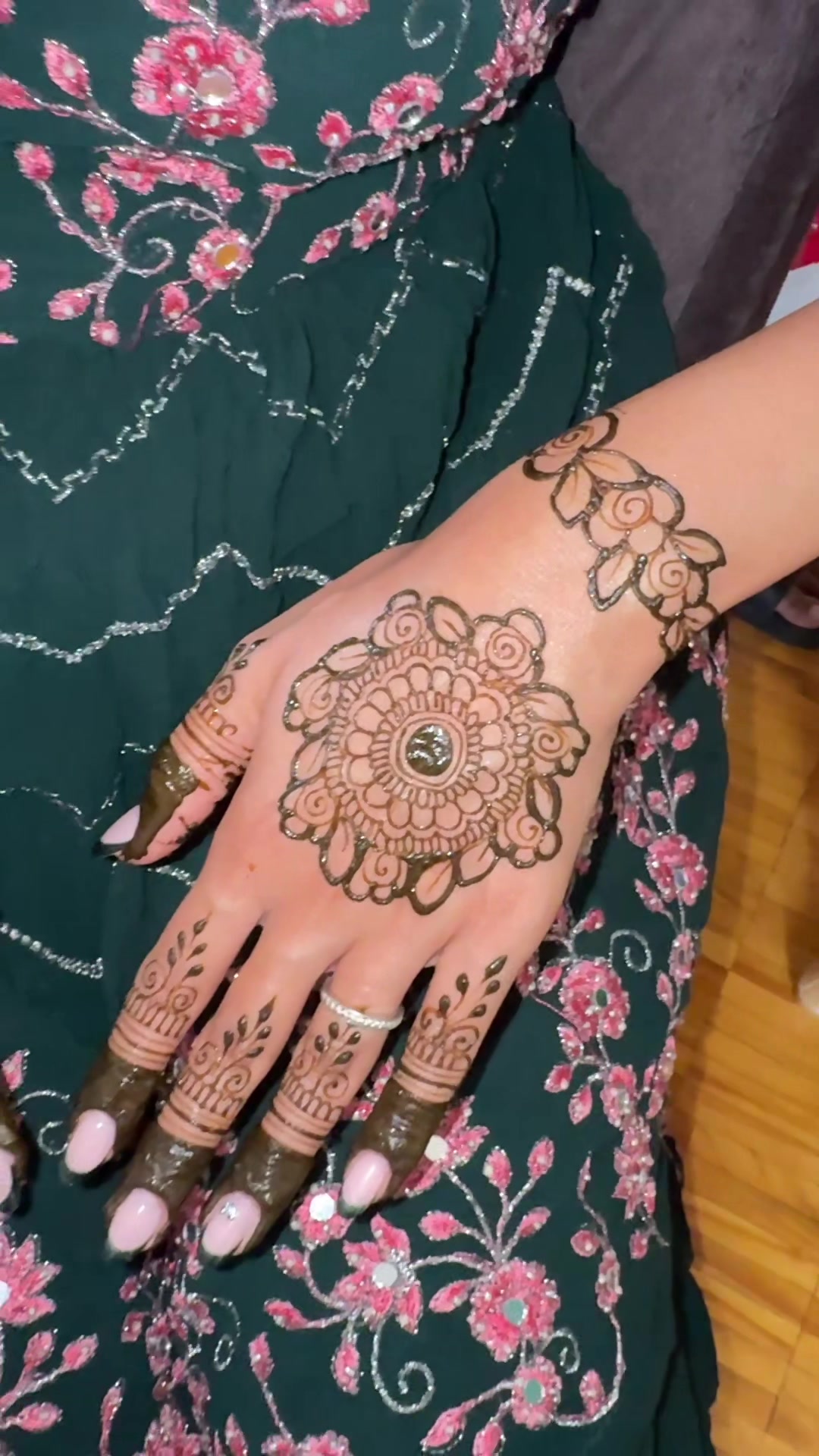 @Sirat ✨Brampton henna Artist