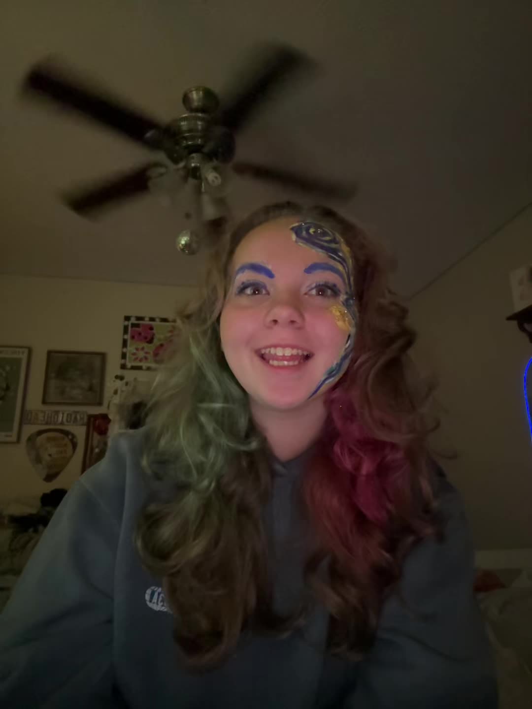 @𝒞𝒶𝓇𝓁𝓎 🦄✨🪩