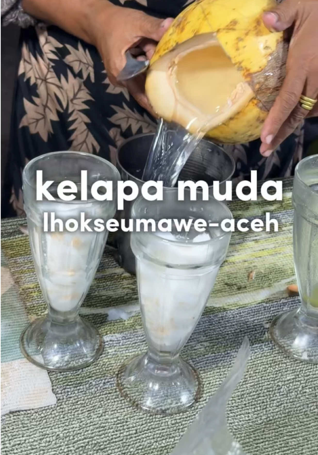 @suka review tempat hits