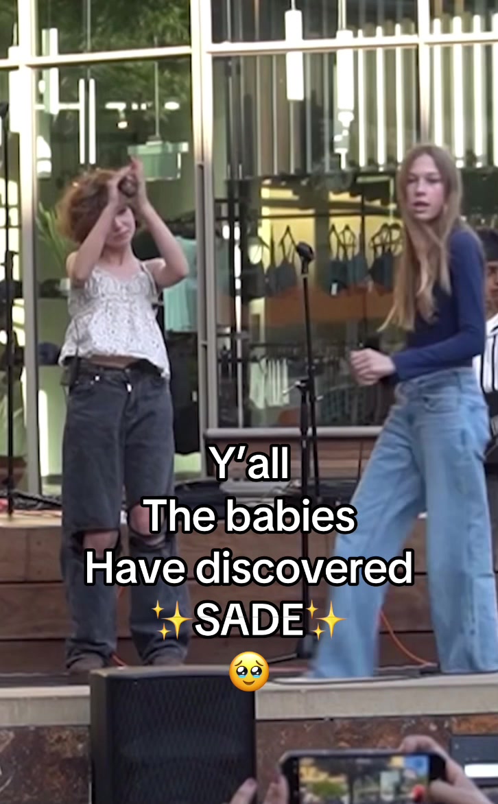 @TheLibrarienne