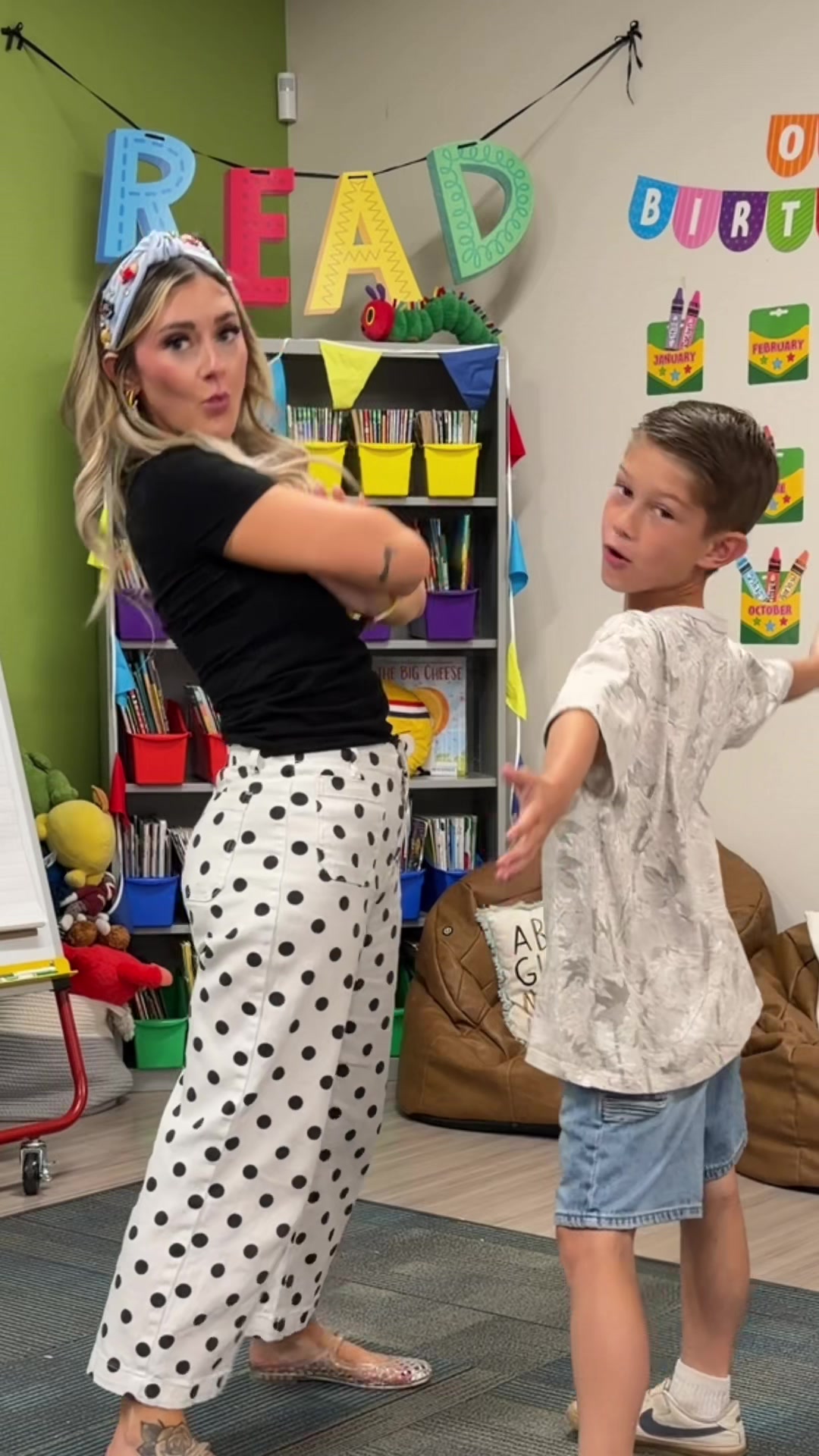 @Hales | boy mom | Teacher