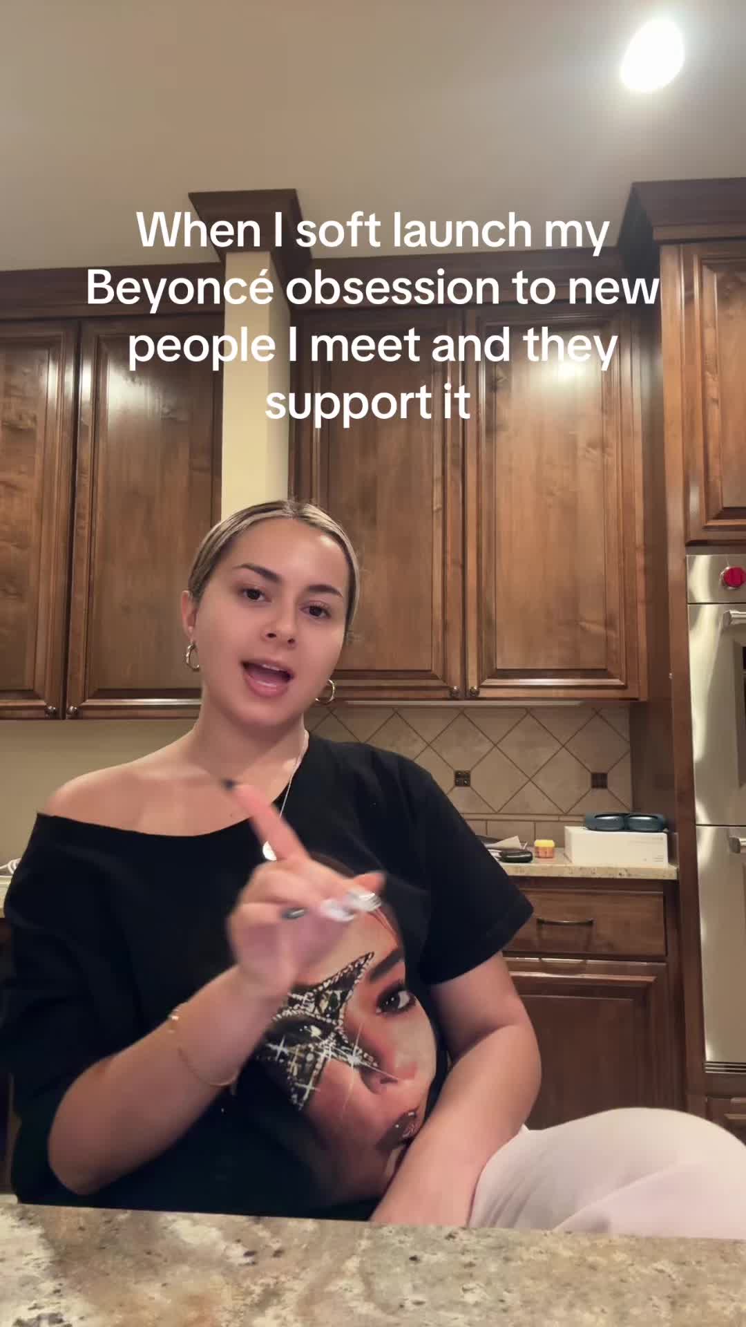 @Claireyoncé 🐝