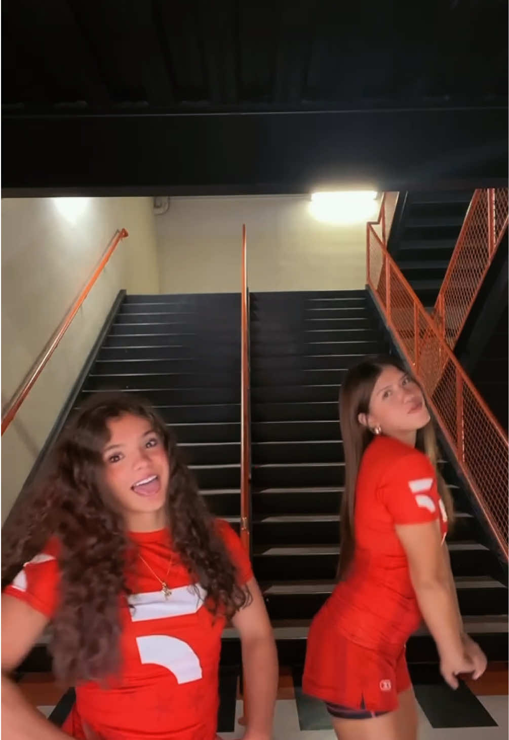@Sis