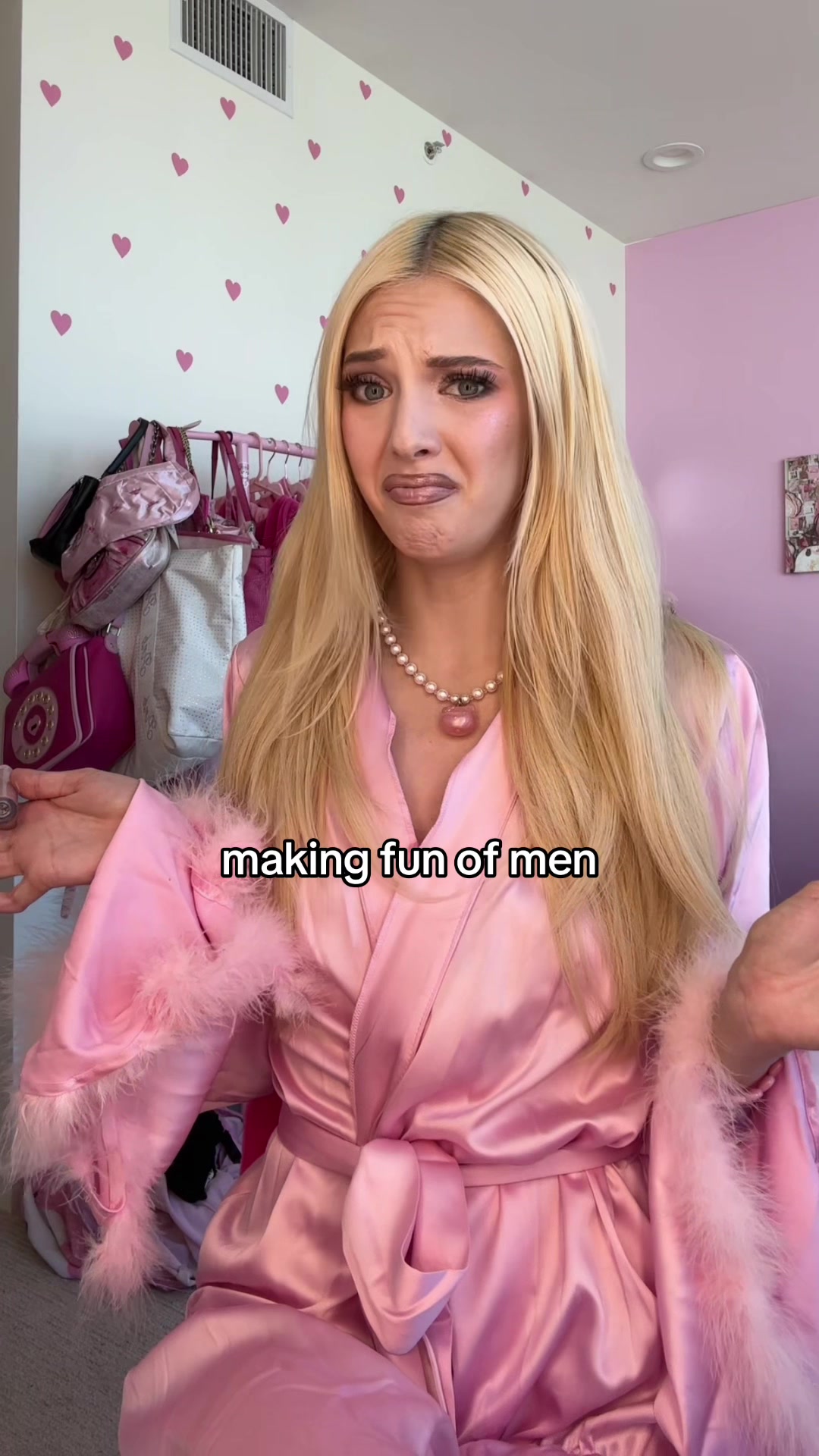 @mo