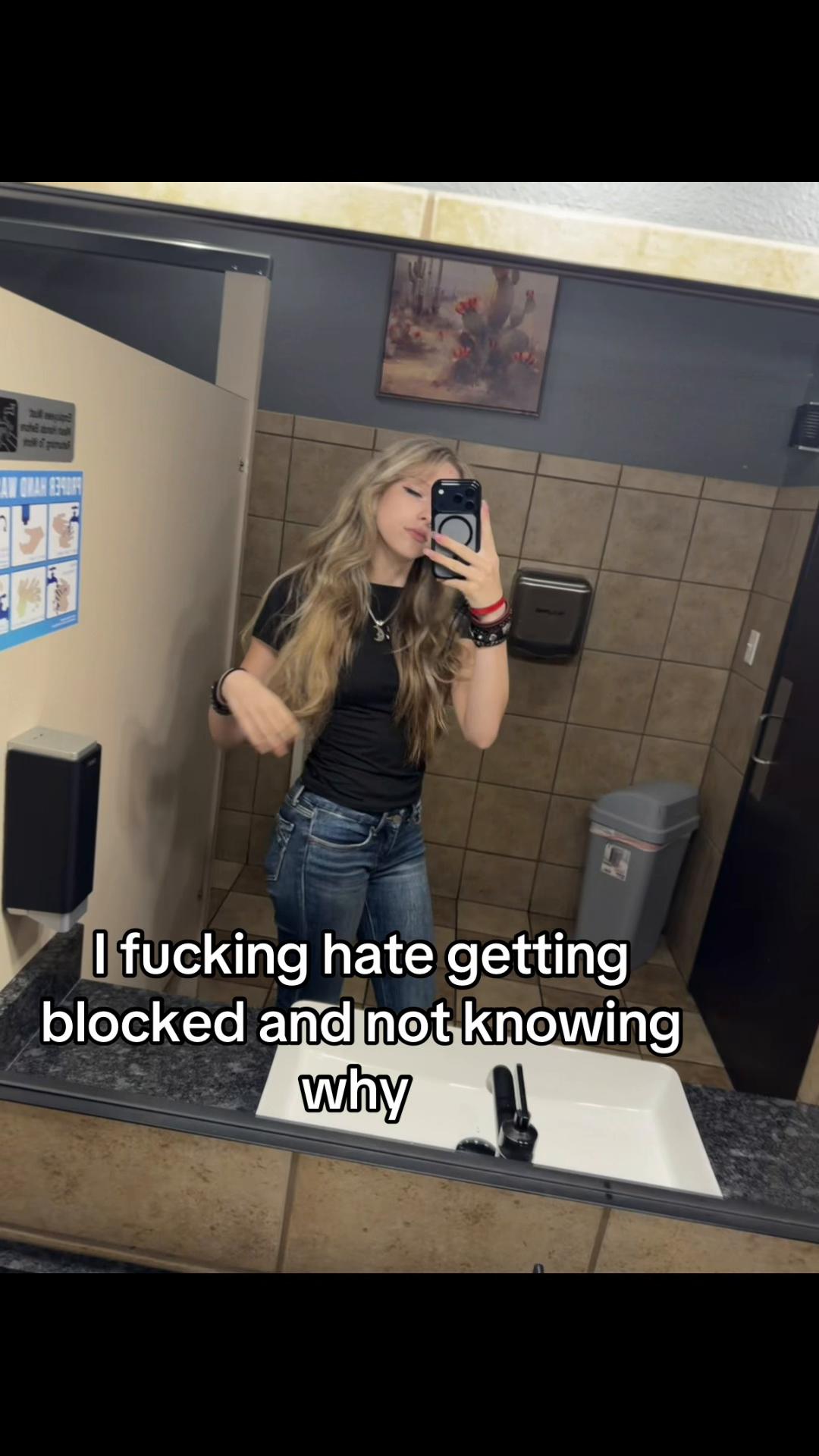 @ɐıΛ🧟♀️