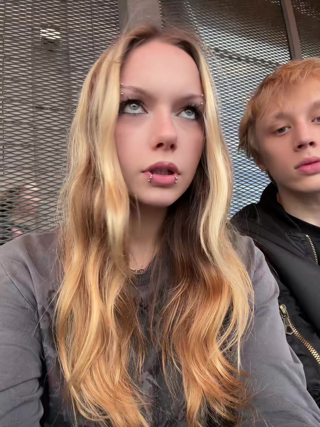 @мила