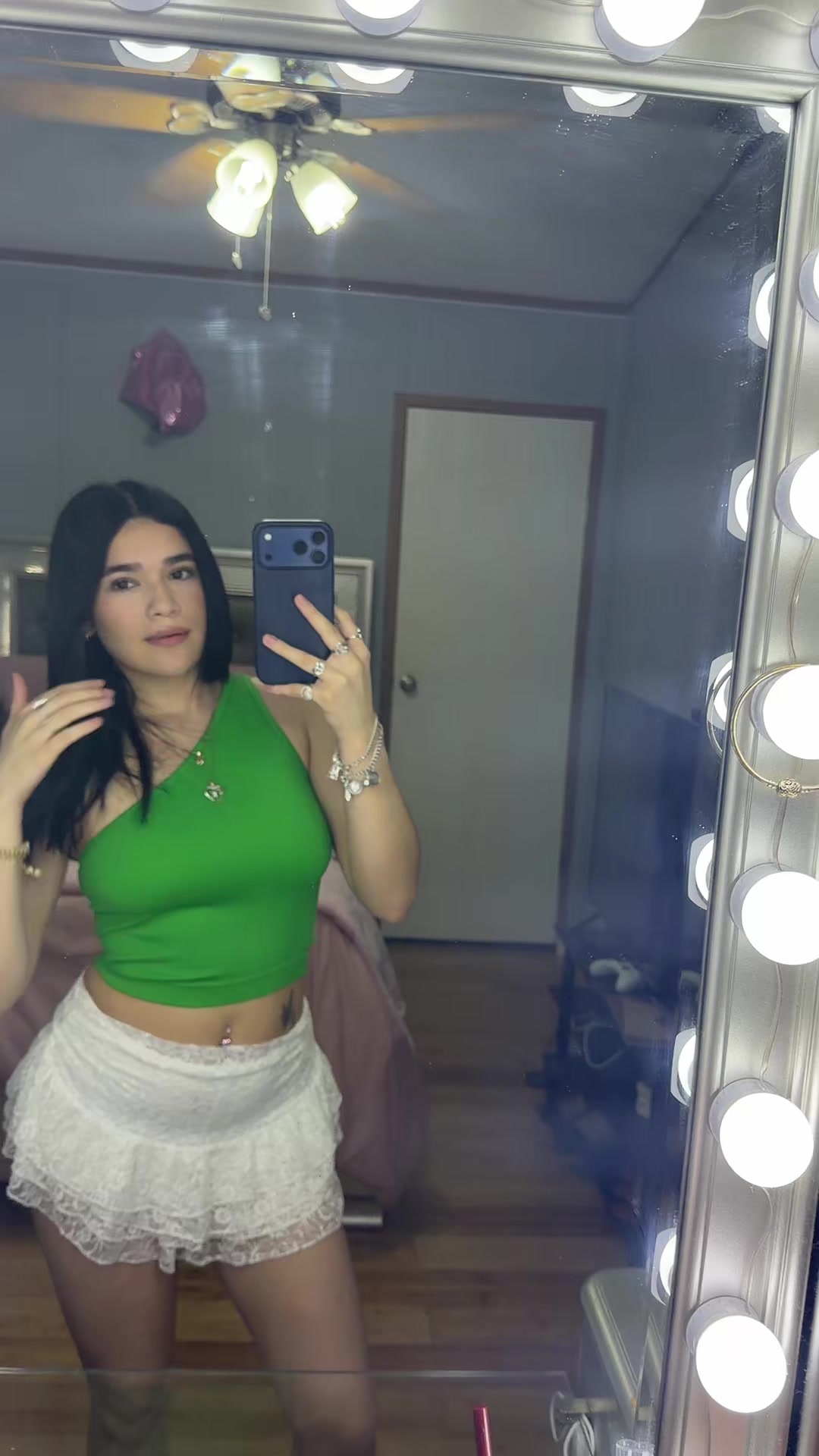 @️