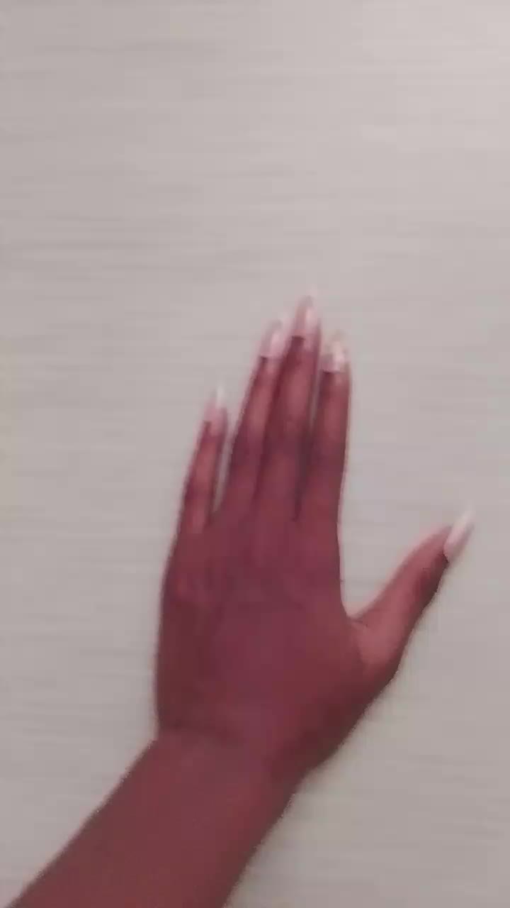@laura