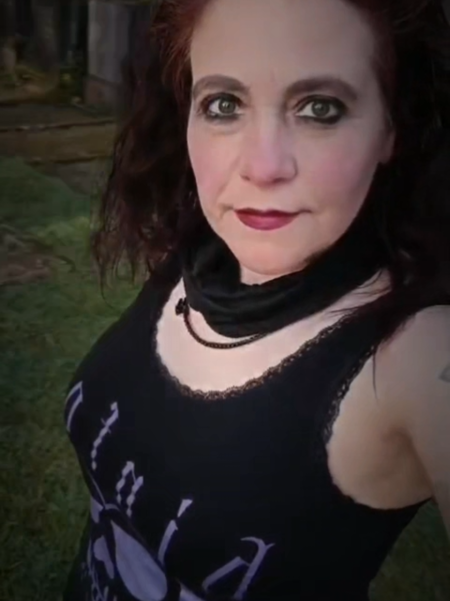 @KitiaraNocturnalwitch