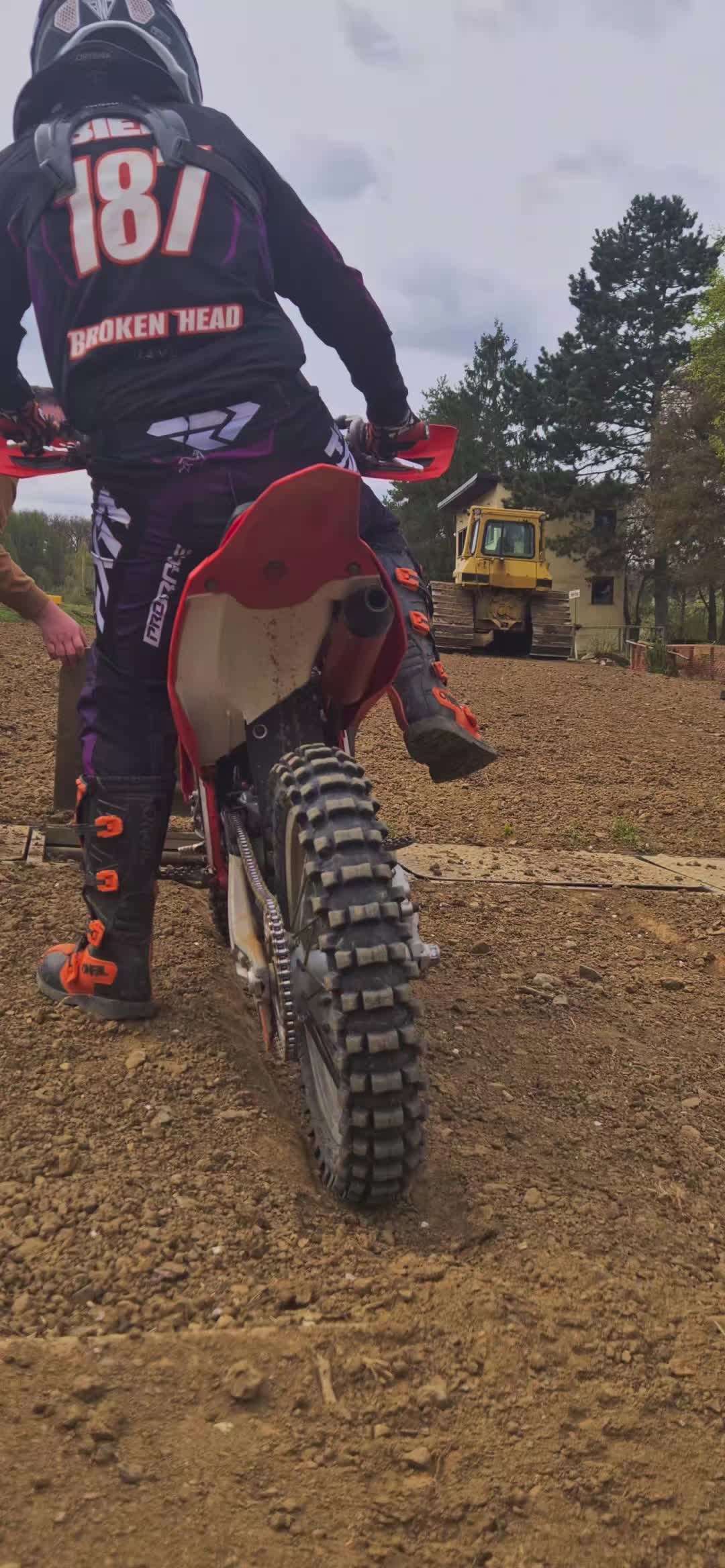 @Yamaha/KTM-Lui's proud Mum🤟
