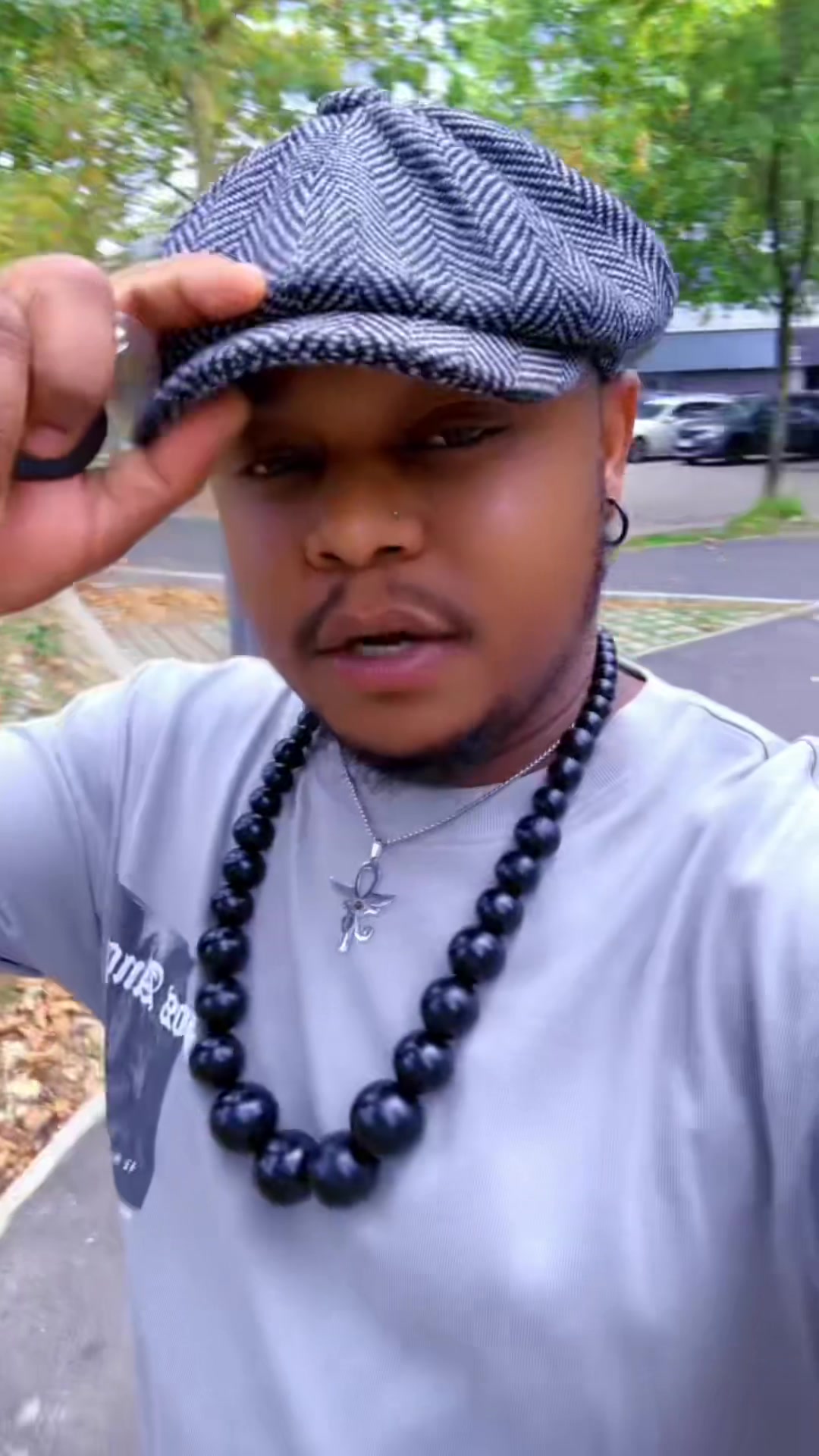 @𝓜𝓡. 𝓡𝓔𝓨  𓋹👑 𓋹 𓍑 𓋴