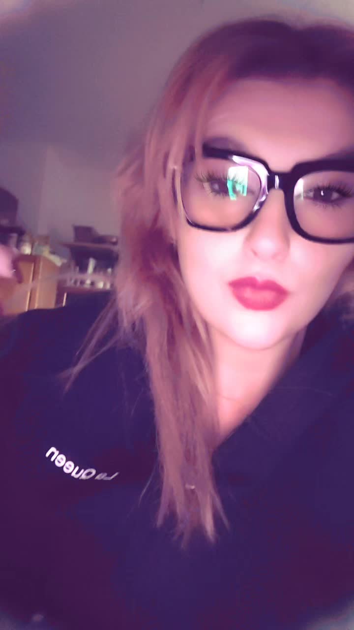 @Vanessa 🤍💜🦋