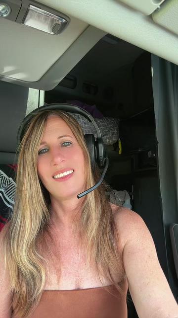 @TruckerQueen77