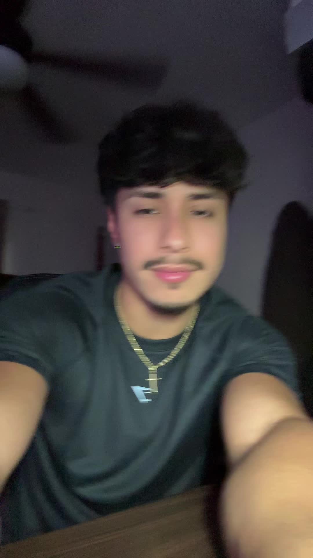 @😁