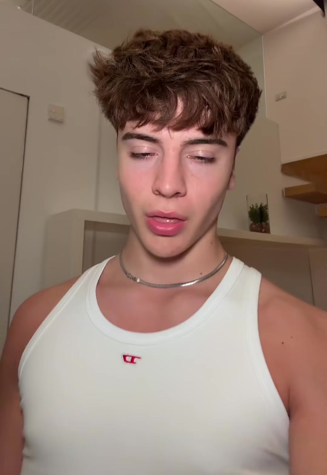 @𝖆𝖕𝖔𝖑𝖔