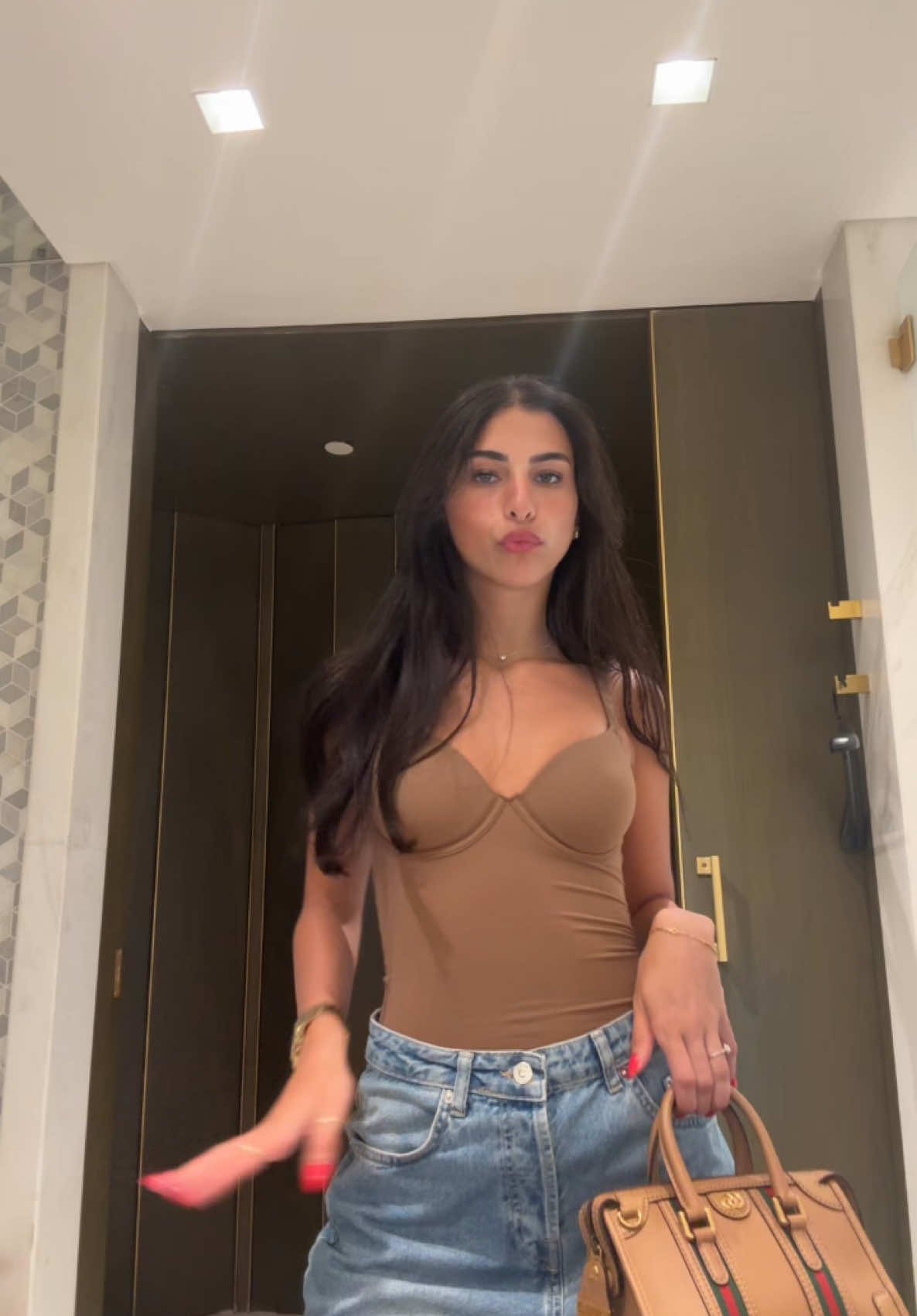 @shiraeliya