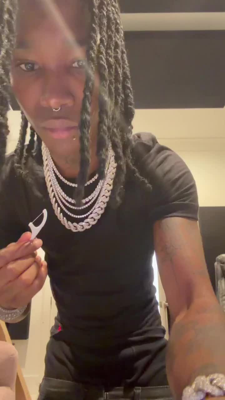 @thisnothimv