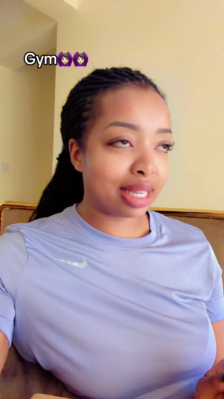 @naomikuria