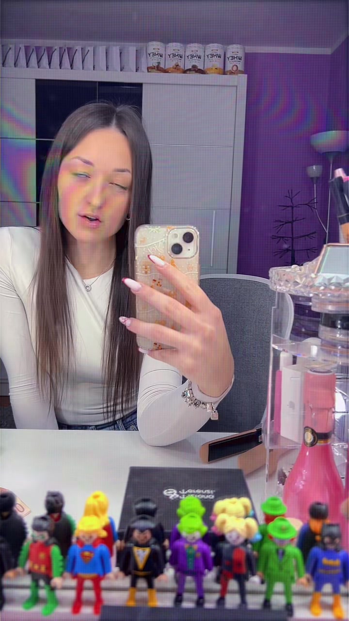 @𝓐𝓷𝓪