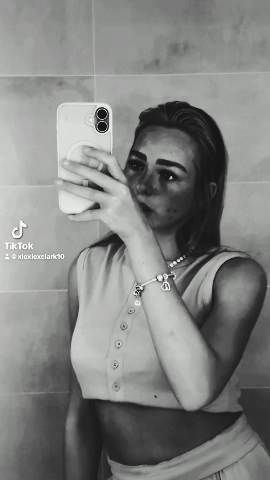 @𝐋𝐂🤍🍒👸🏼💘