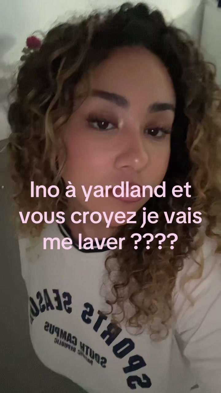 @Nisrine