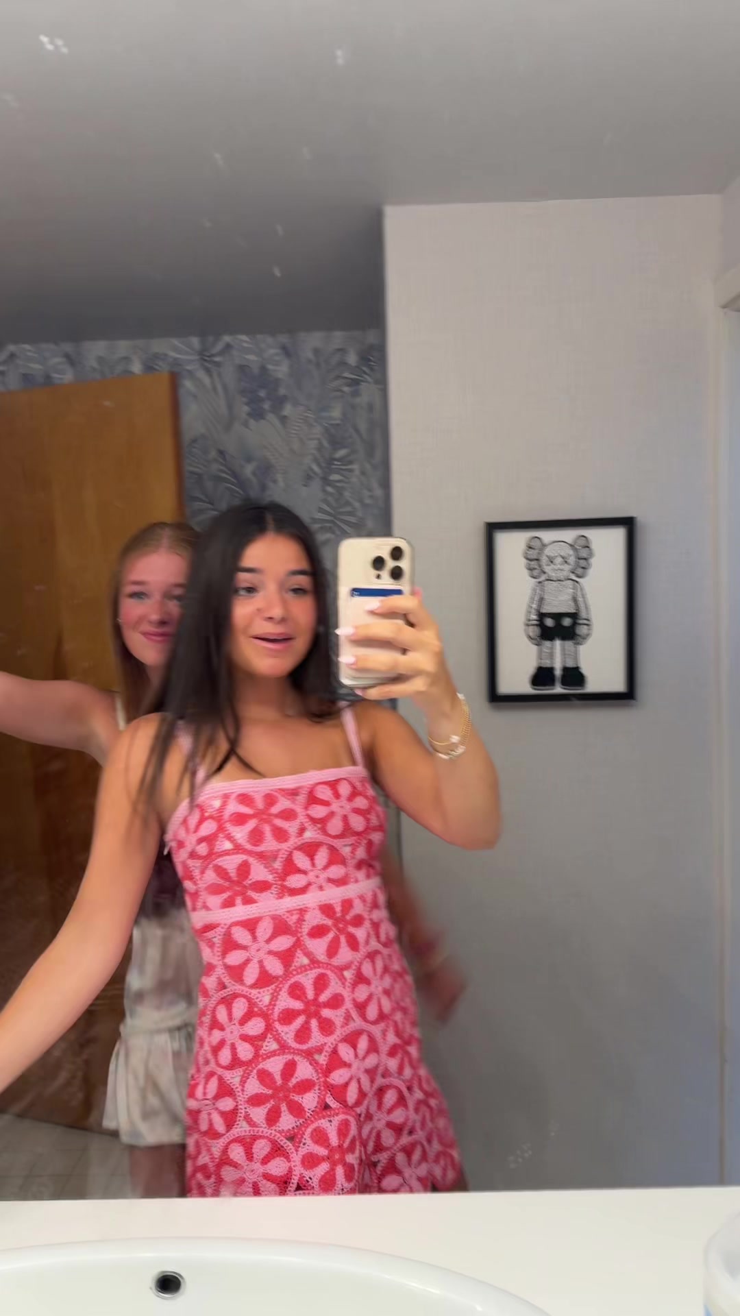 @lolaxcora