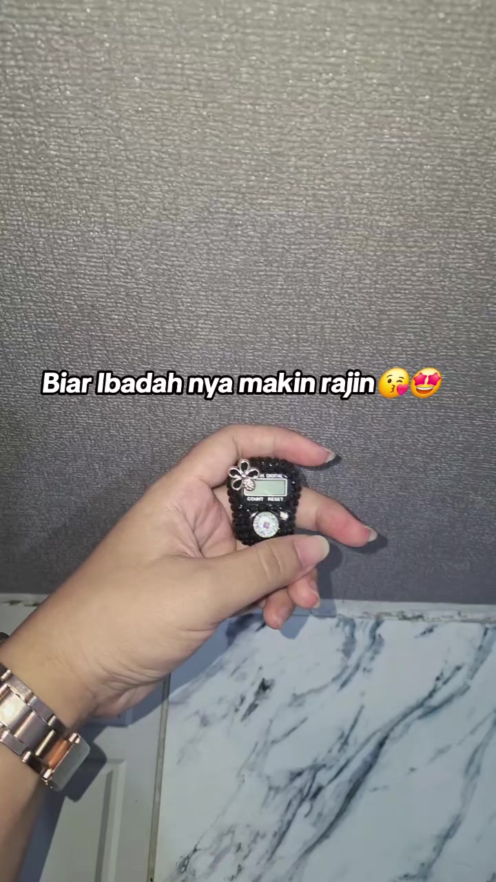@Ayy_