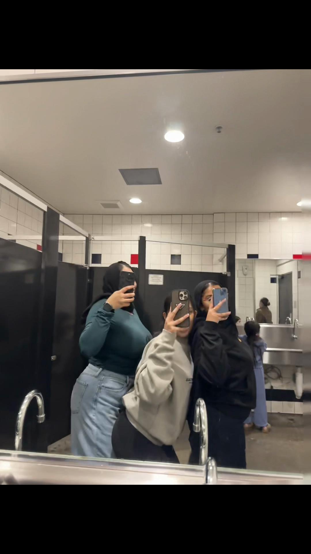 @adeeba 🍒