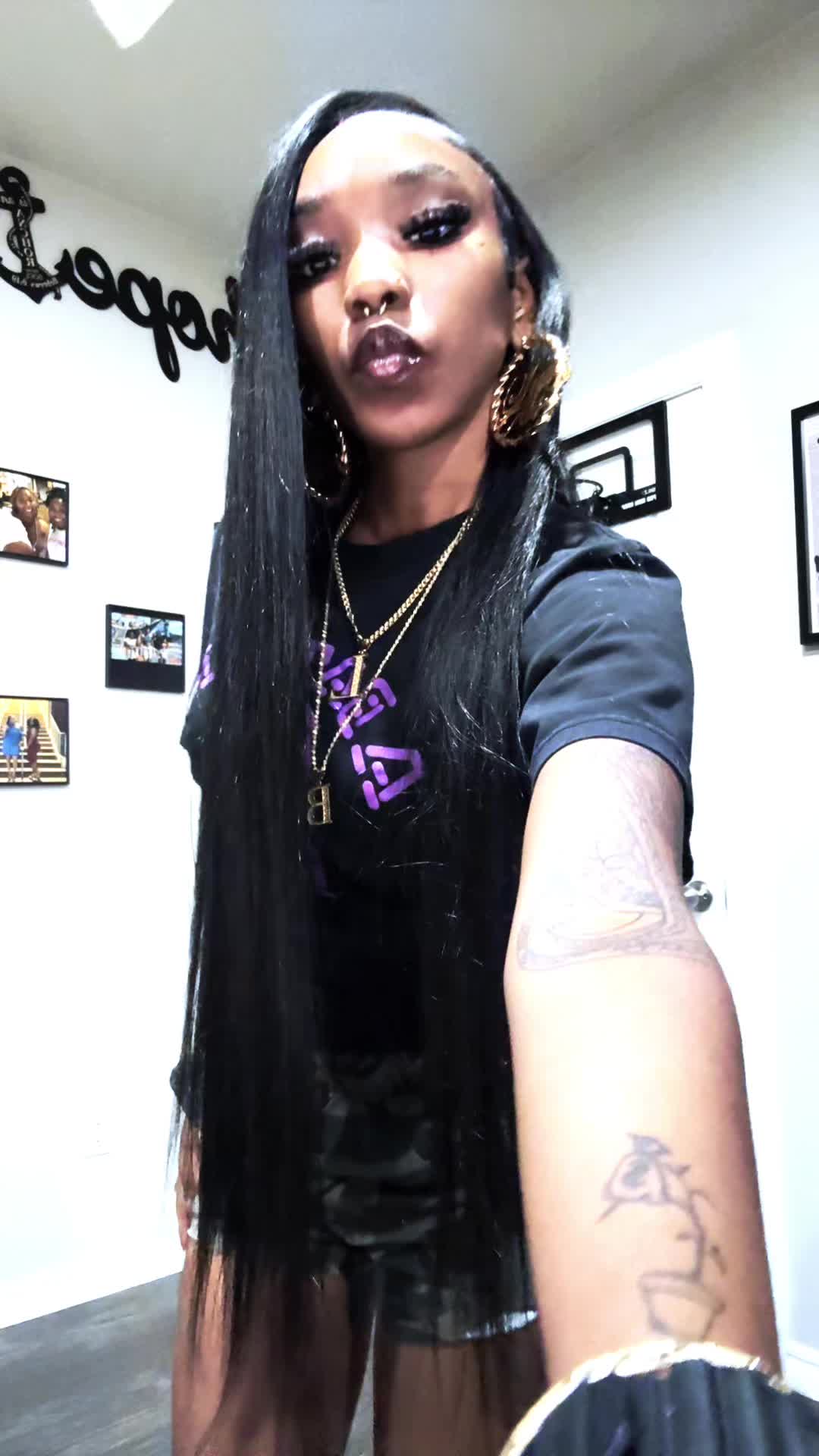 @$Lyvi$