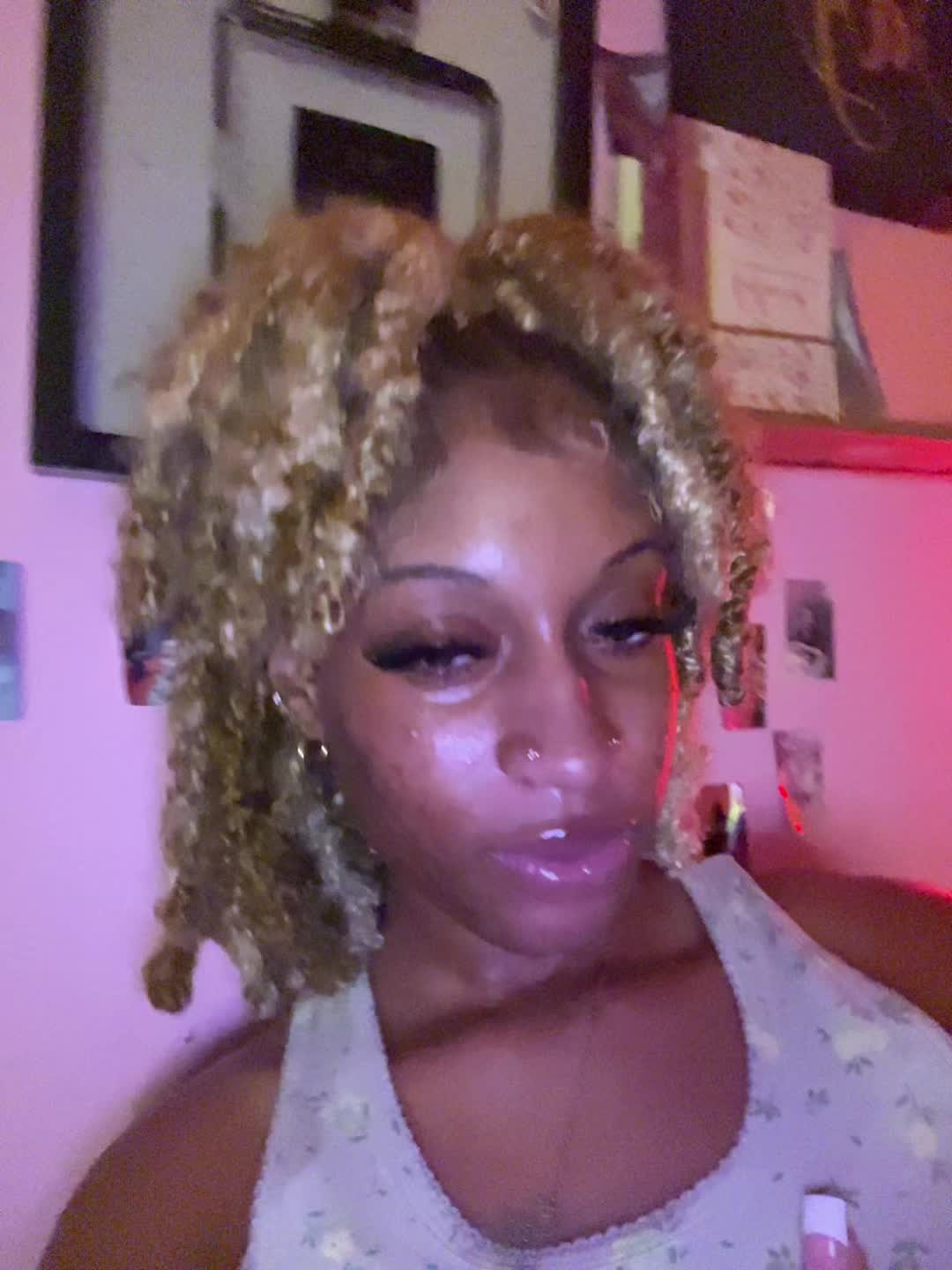 @eniyiahhh_