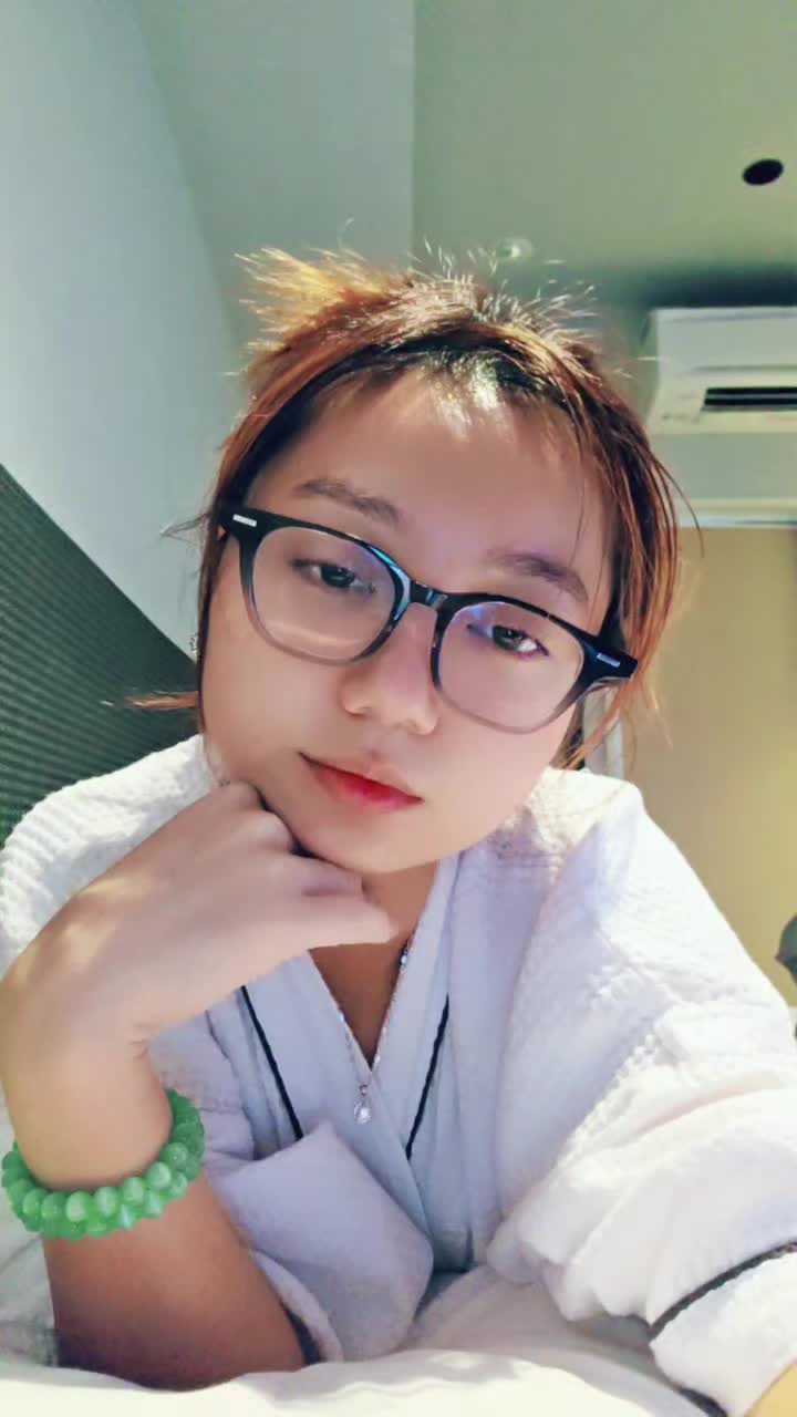 @Cưới B&uacute;n B&ograve;