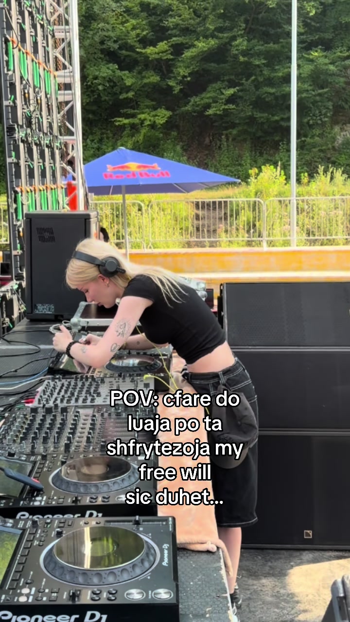 @Lalisa