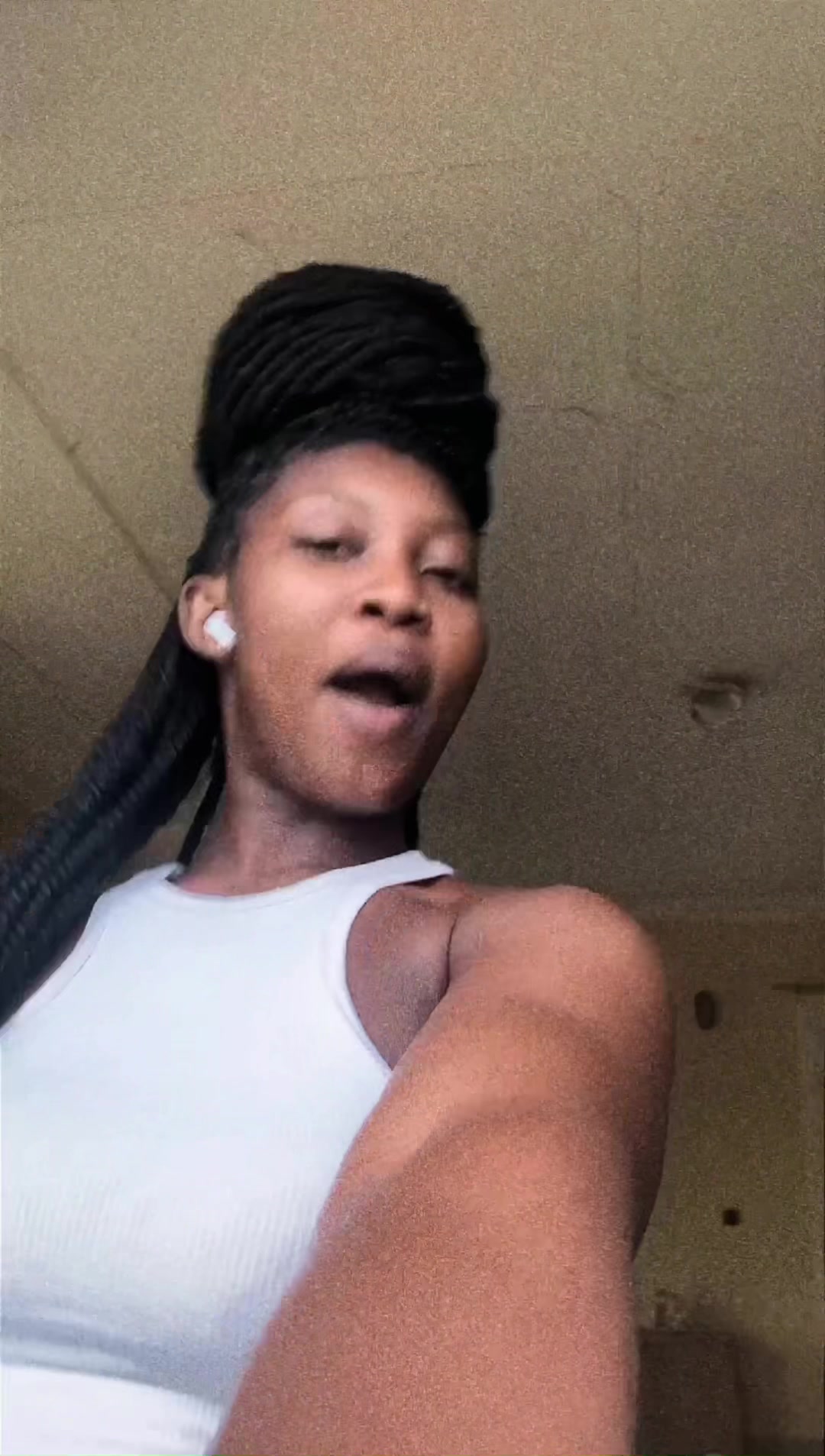 @Joellia241