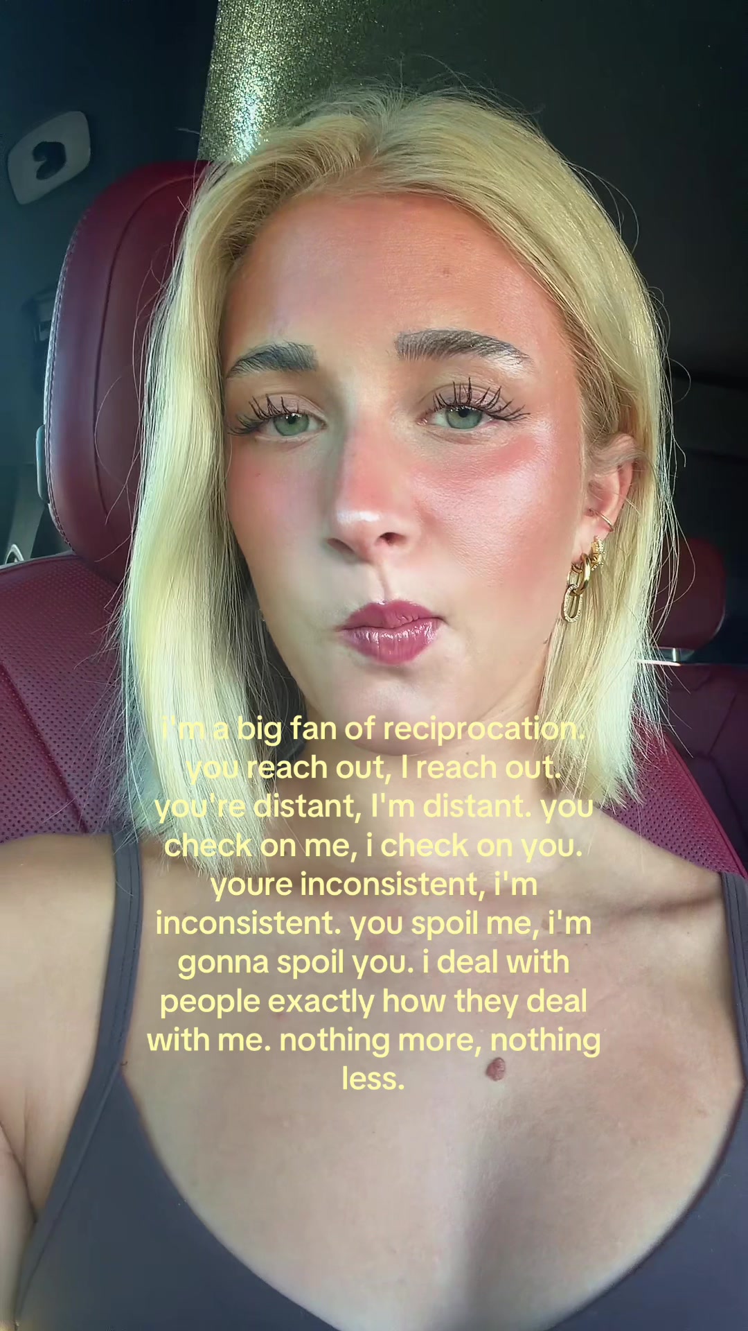 @theelliebarker