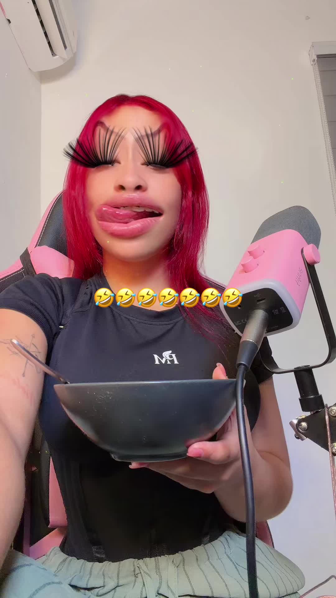 @Viki🍒👹🥷🏻