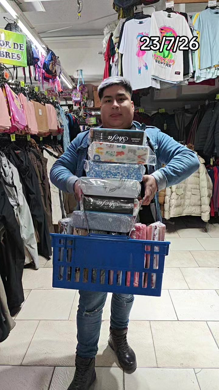 @LA FERIAA DE LA ROPA