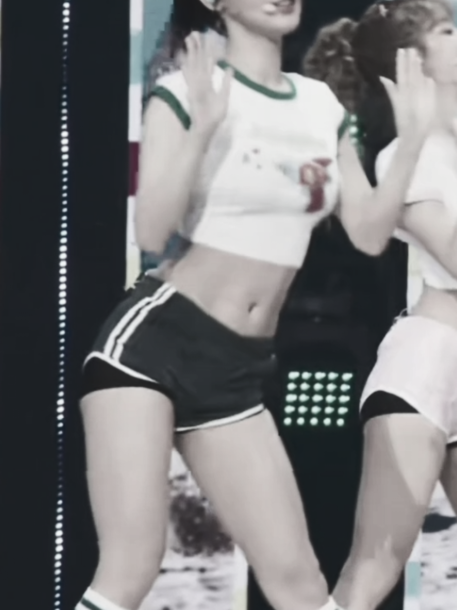 @𝐕 ৯