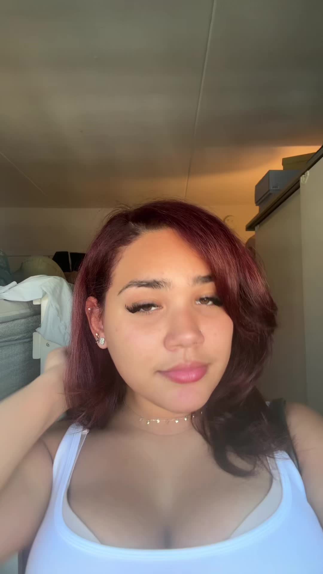 @hoyouisathot