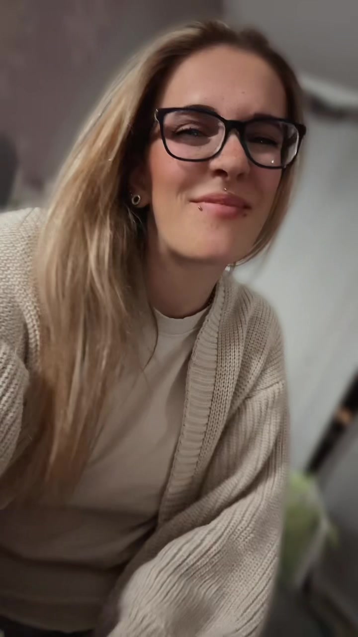 @Elli